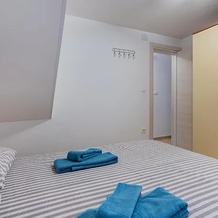 Robert Apartman *