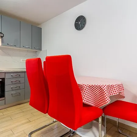 Robert Apartament Cres